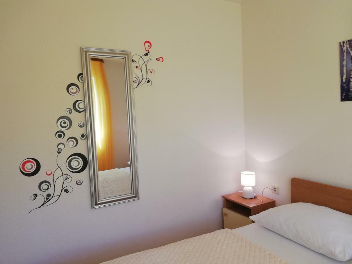 Apartmani Marija Primosten Luaran gambar