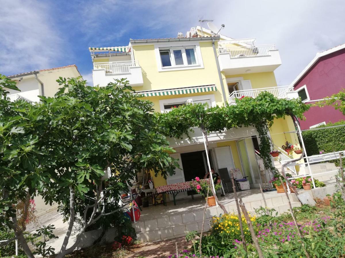 Apartmani Marija Primosten Luaran gambar